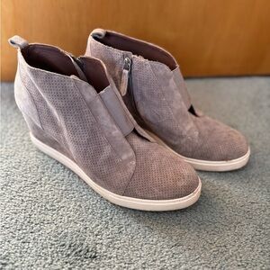 Linea Paolo Wedge Booties